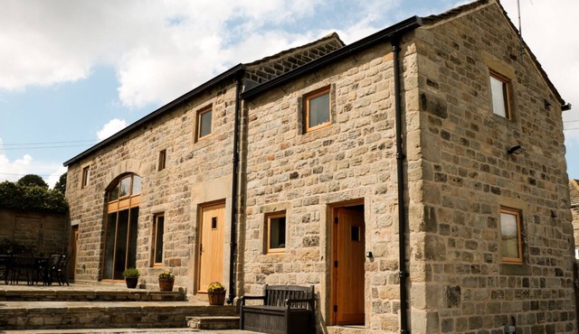 STONEYCROFT BARN, family friendly, with a garden in Midhopestones in Sheffield