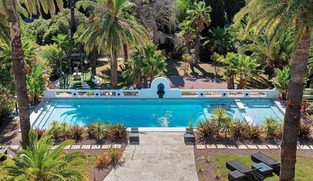 Studio Apartment 'Le Sémaphore' with Shared Pool, Wi-Fi and Air Conditioning in Saint-Raphaël