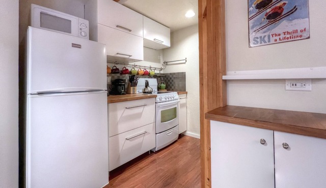 Studio Getaway close to the slopes! in Mount Crested Butte