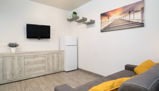 Studio "Glicine" with Balcony and Air Conditioning in Trappitello