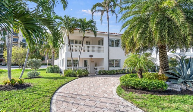 Stunning Beach House Steps To The Ocean, PrivatePool &Spa , Perfect for Families