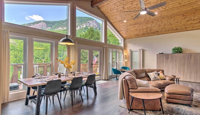 Stunning Mtn Views! Group Getaway in Chimney Rock in Lake Lure