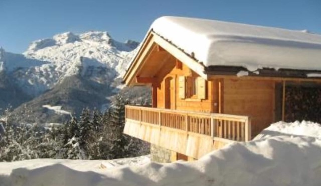 Sublime 3-star Savoyard chalet "Le grenier de Chalmont" in Manigod