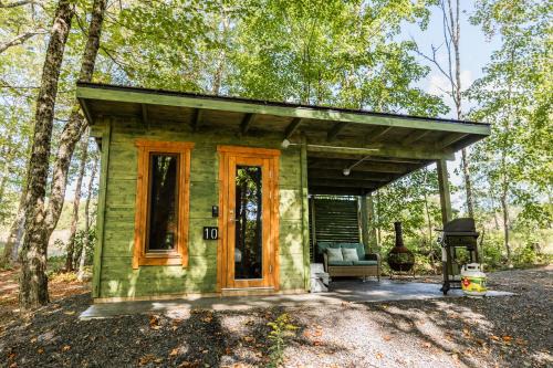Sunken Escapes Cabin 7 in New Minas