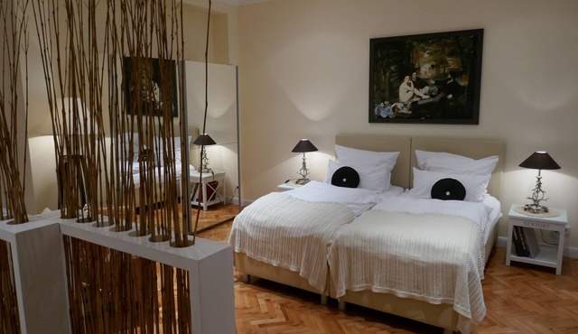 Super * * * * apartment at the main station with terrace, internet, washing machine