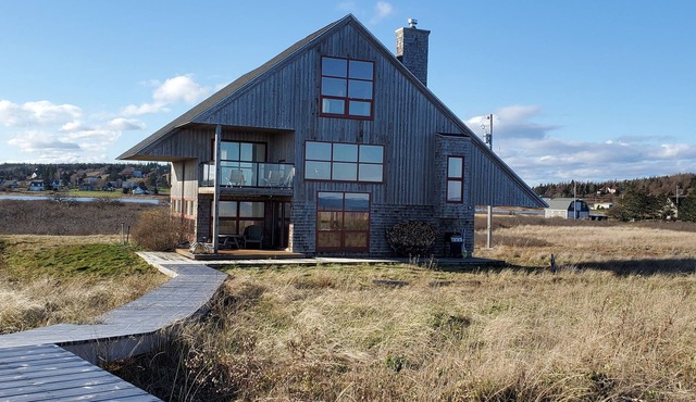Surf House - A Beachside Paradise in Riverport