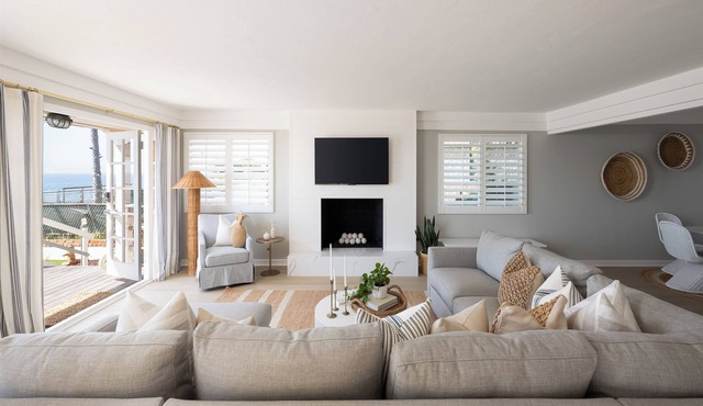 The Boat House | Single Family Oceanfront | Hot Tub | Game Room | AC in San Diego
