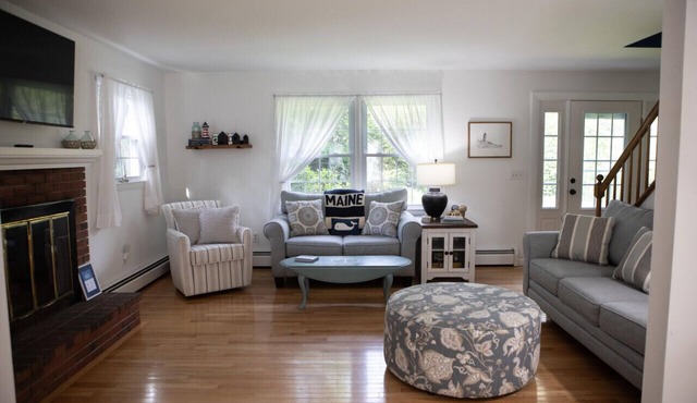 The Coastal Cottage | Walk to Pemaquid Beach | Fire Pit & Family-Friendly Retreat in Bristol