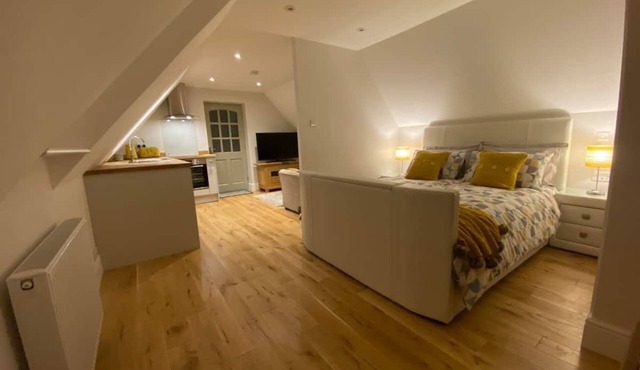 The Cotswold Stowaway, Perfect Luxurious Retreat! in Stow-on-the-Wold