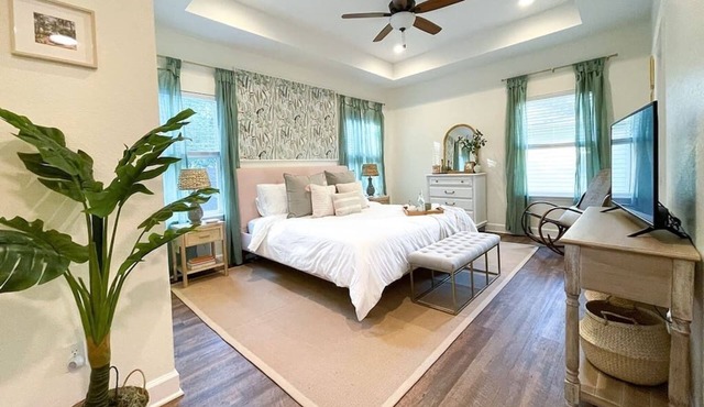 The Floridian. Newly Built Dreamhome, Central in Gainesville