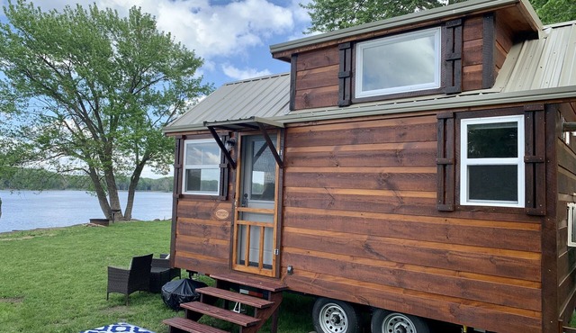 The Riverbottom - Tiny Home 2 in Bellevue
