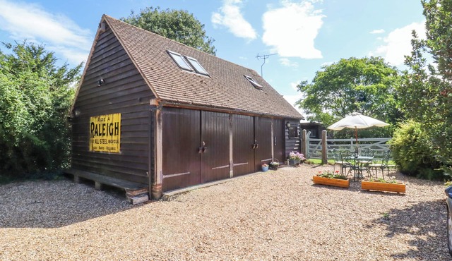 THE STUDIO, HORSESHOE COTTAGE, pet friendly in Fulbourn in Fulbourn