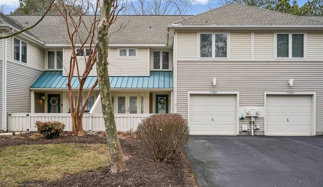 Three BR Townhome in Sea Colony in Bethany Beach