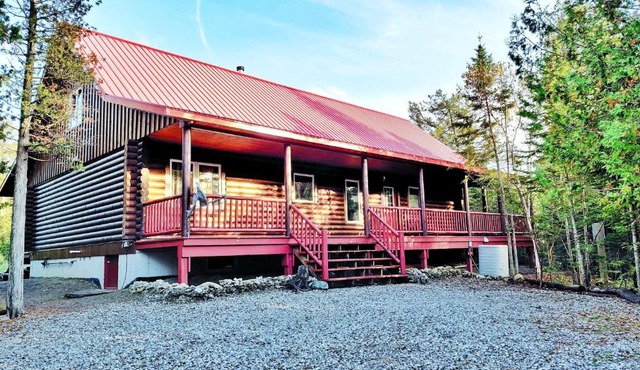 Tobermory Peaceful Private Entire Cottage Log Home Spacious Fully Equipped