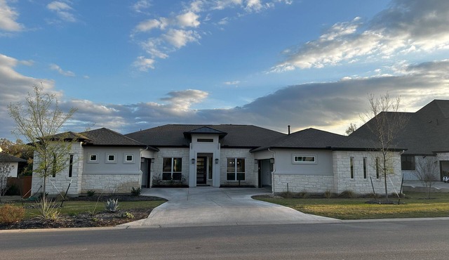Total Eclipse Luxury Ranch House in path of Totality - Dripping Springs, TX in Dripping Springs