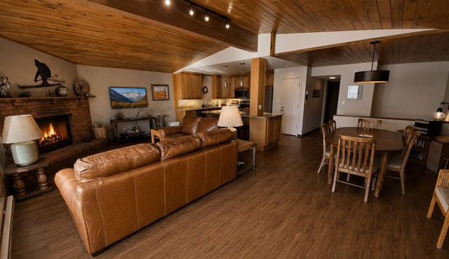 Townhome just a Short Walk to Slopes at Purgatory Ski Resort, WiFi, Grill