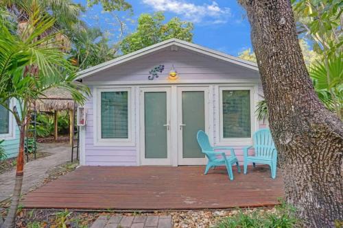 Tropical Oasis 2BR w Pool in Fort Lauderdale