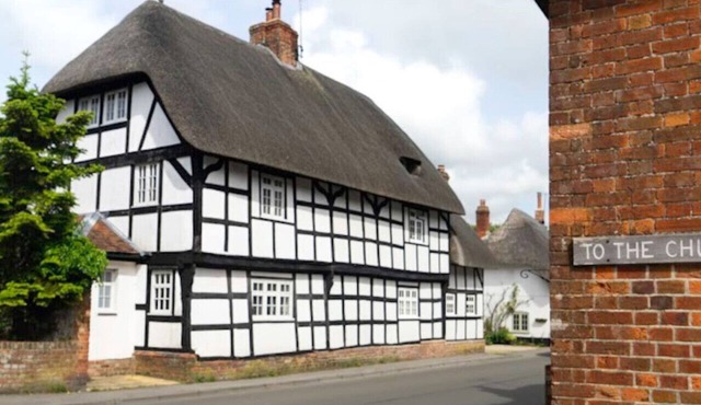 Two Bedroom Thatched cottage in Upavon