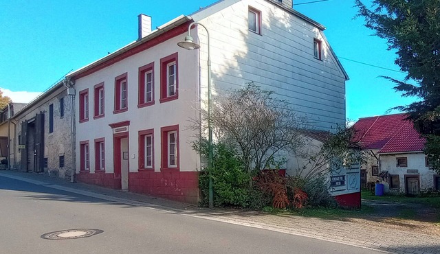 Typical Eifel house with beautiful garden in Nattenheim