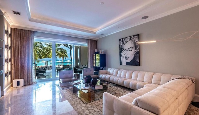 Unique and Luxurious Oceanfront Apartment in George Town