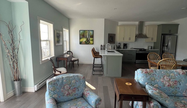 Upper level end unit in Souris
