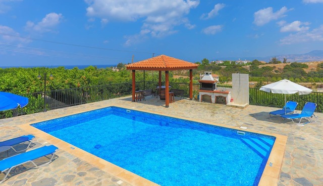 Villa Aphrodite Latchi: Private pool, Sea views, A/C, WiFi in Latchi