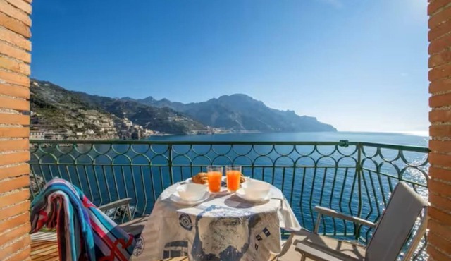 VILLA DI PALMA access to the beach and solarium in RAVELLO