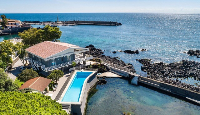 Villa in Stazzo with 8 bedrooms sleeps 16 in Stazzo
