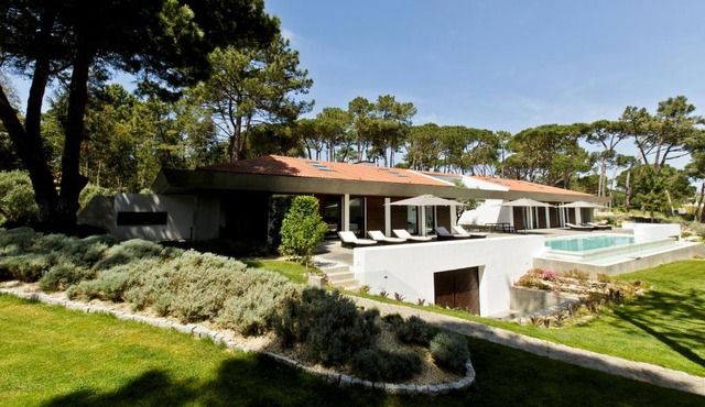 Villa Monte Serves in Sintra