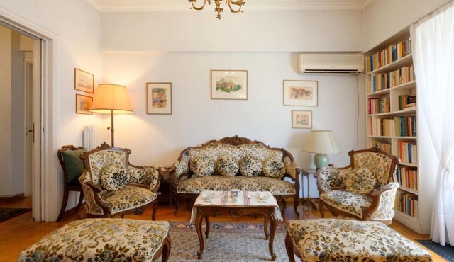 Vintage Artistic Apartment in Athens
