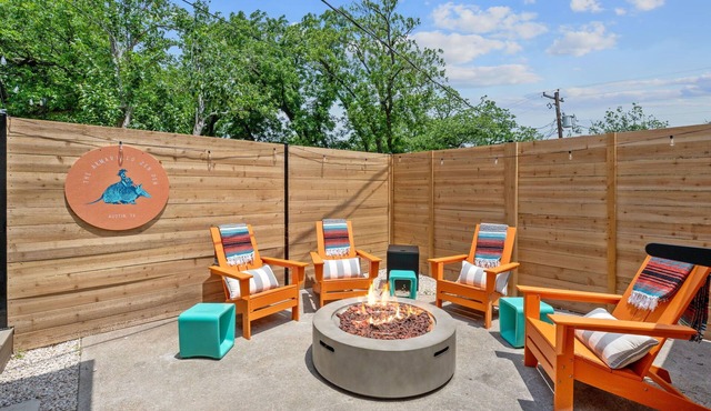 Walk S Congress Pool Putt Putt 3 KING/2 BATH FULLY Remodeled in Austin