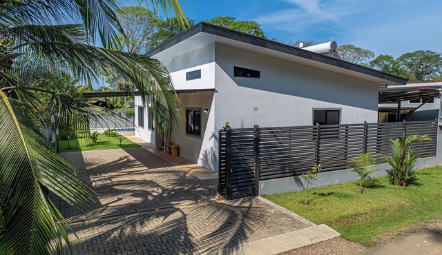 Walk to Beach! New Villa Only 4 Mins Away! 3 Bed 3 Bath, Marino Ballena Park!