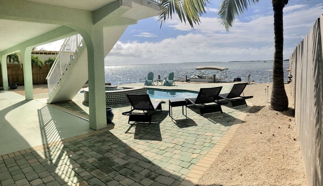 Water Front Home. Direct deep water access with private pool/spa/dock & Elevator in Ramrod Key