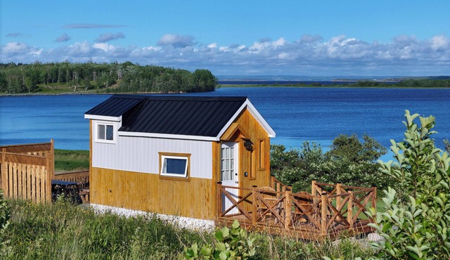 Waterfront Tiny House near Pomquet Beach- Winterized in Antigonish