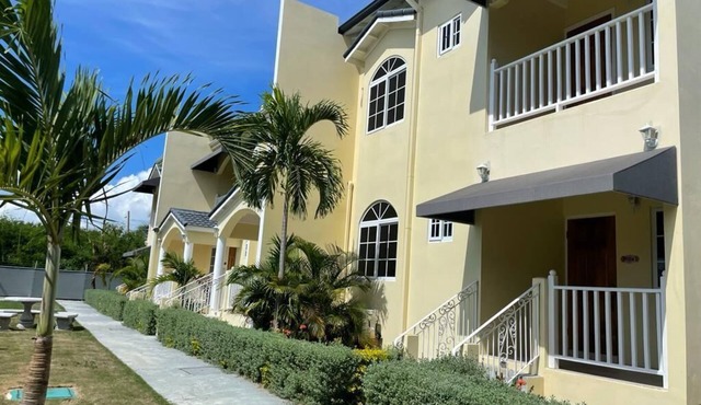 Westmore Beach Villa - Self-contained Luxury Villa on the beach in White House