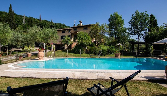 Wonderful private villa with WIFI, A/C, private pool, TV, terrace and pets allowed, close to Are. in Castiglion Fiorentino