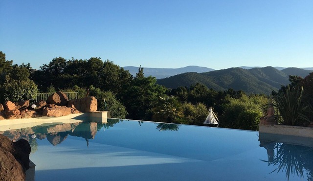 Your apartment in an exceptional villa in Fréjus