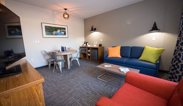 Your Home Away From Home! 2 Onsite Swimming Pools and Arcade, Free Parking in Monticello