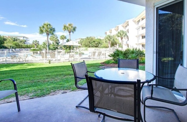 2 BR/2 BA-Pool Side-High Pointe Beach Resort -1st Floor - Beach Service INCLUDED in Seacrest Beach