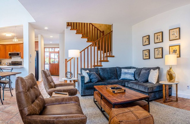 Spacious multi level 4 bedroom + den townhouse with easy access to nearby runs and lift in Sun Peaks
