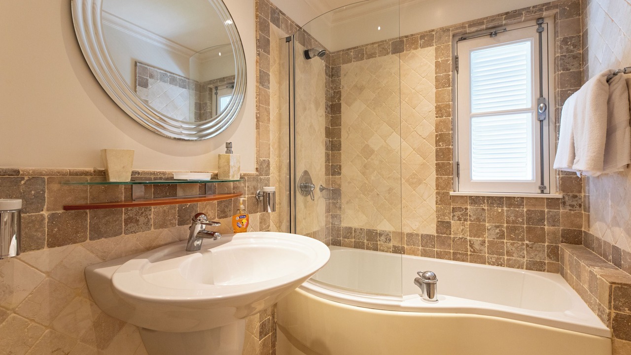 Photo of Bathroom in Schooner Bay