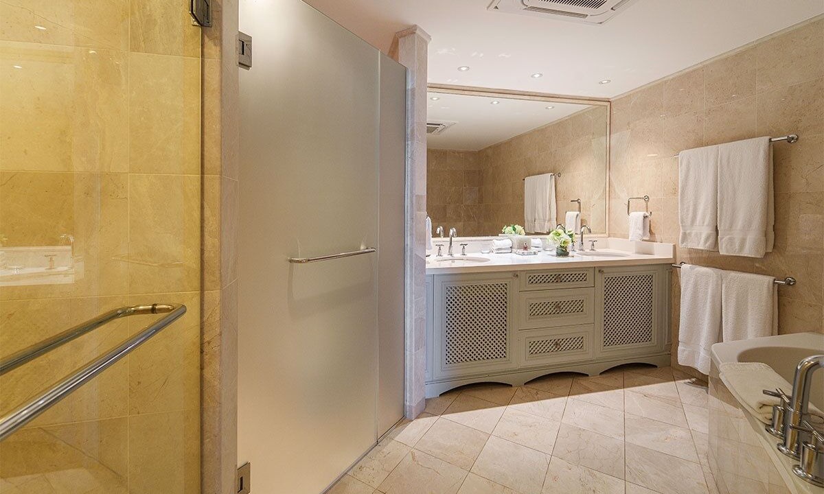 Photo of Bathroom in Little Battaleys