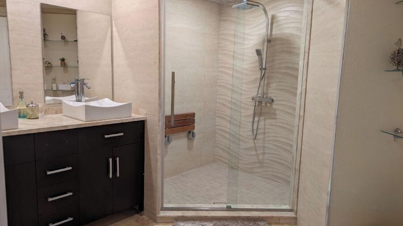 Photo of Bathroom in Merlin Bay
