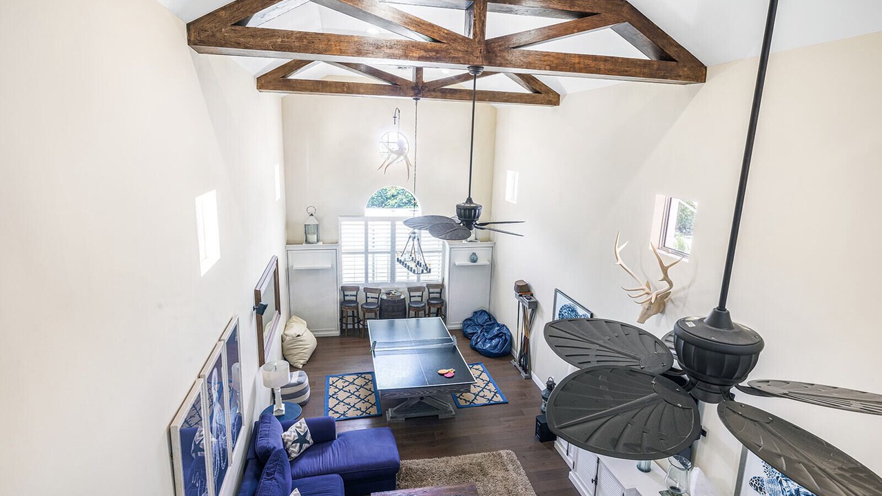 Photo of Livingroom in Seven Mile Beach