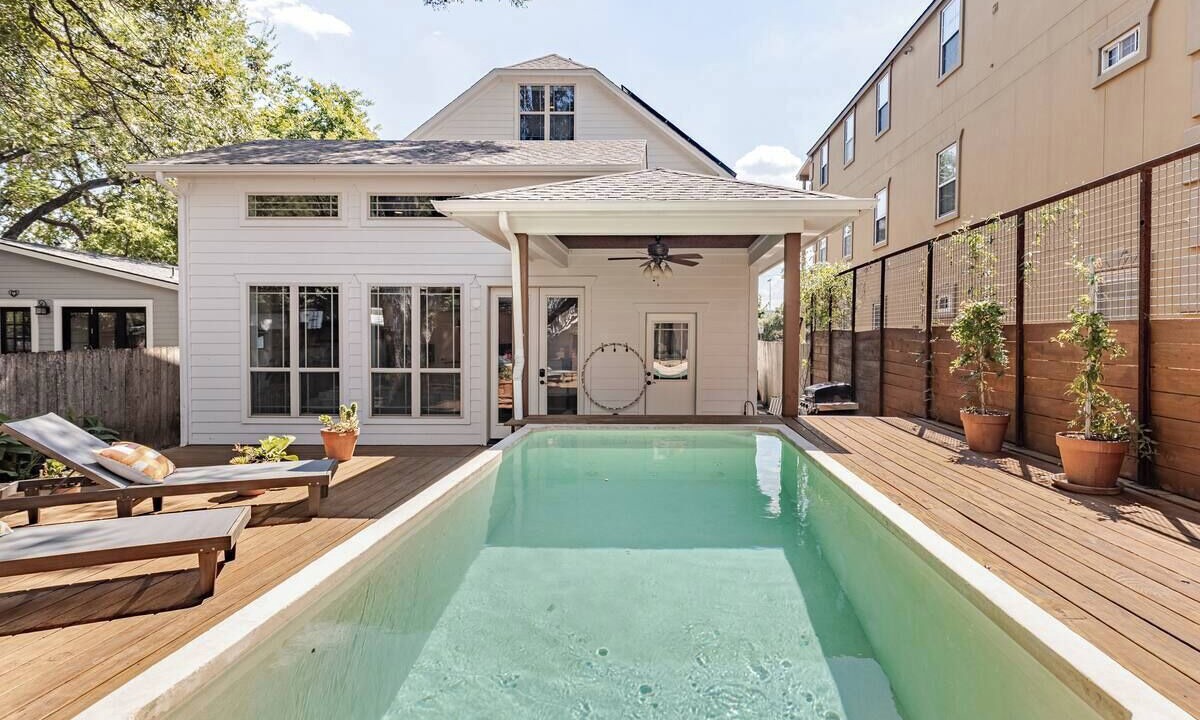 Photo of Outdoor in Holly