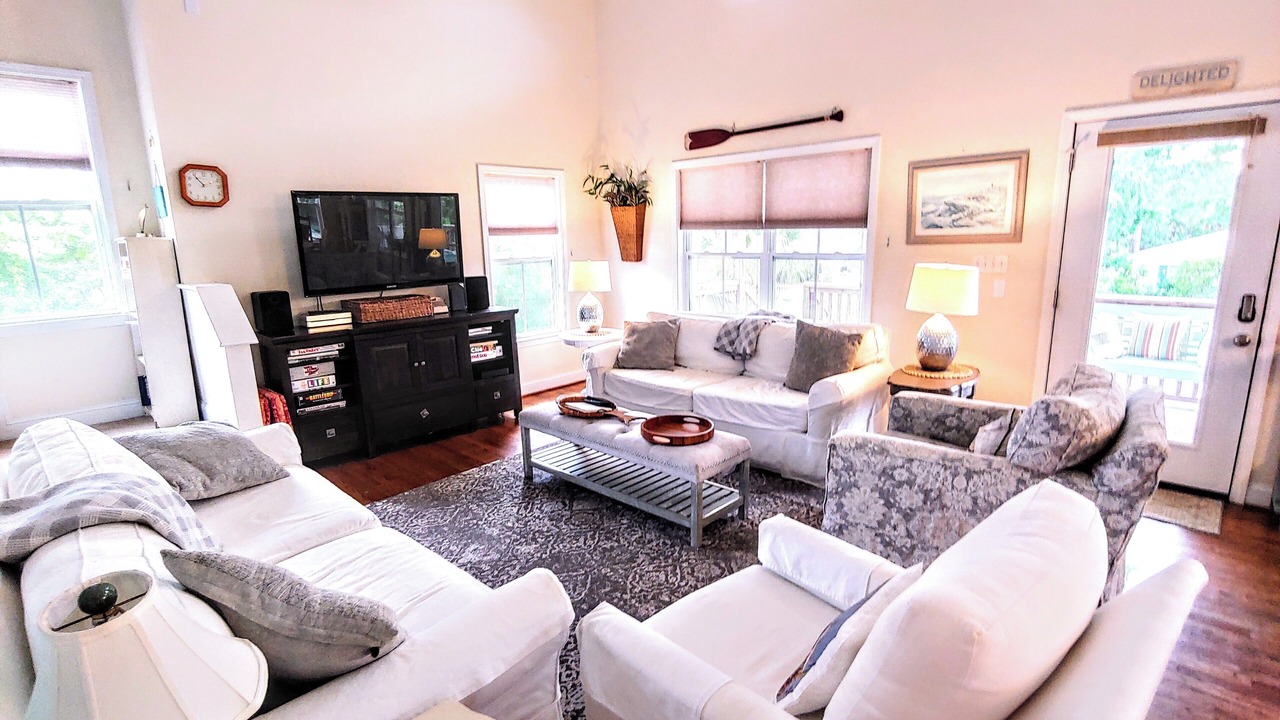 Photo of Bedroom in Savannah Beach