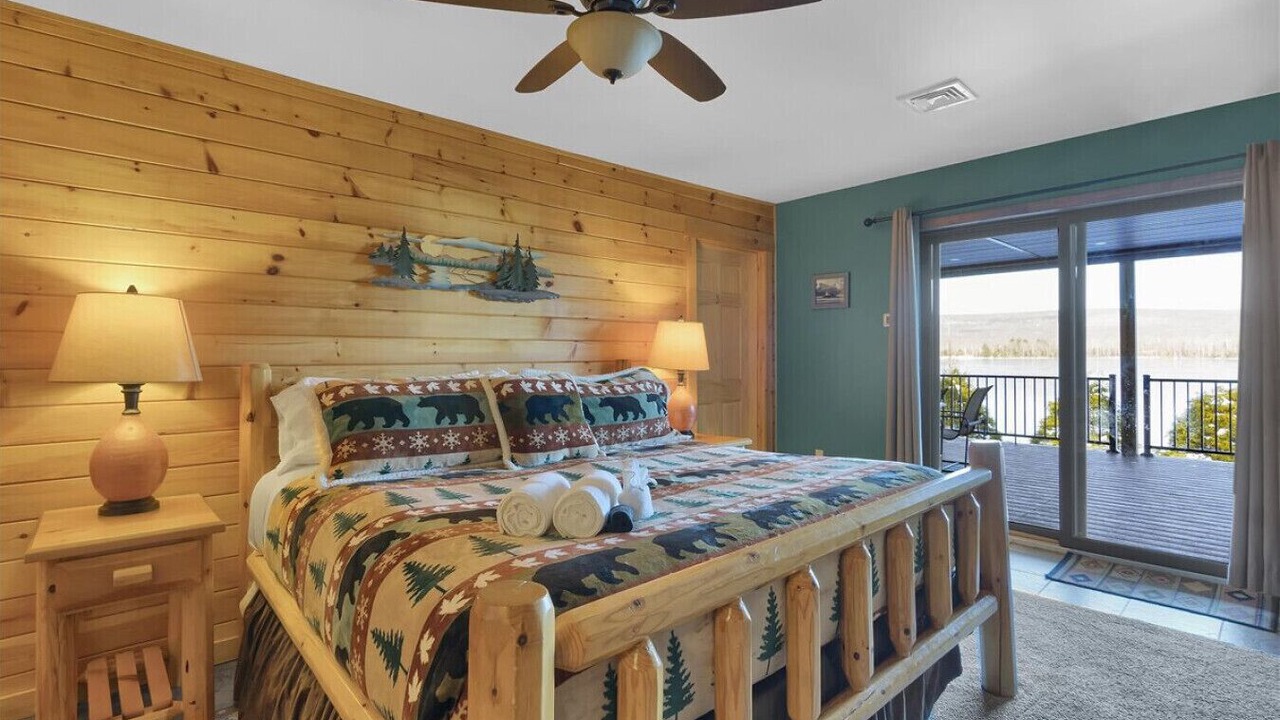 Photo of Bedroom in Drums