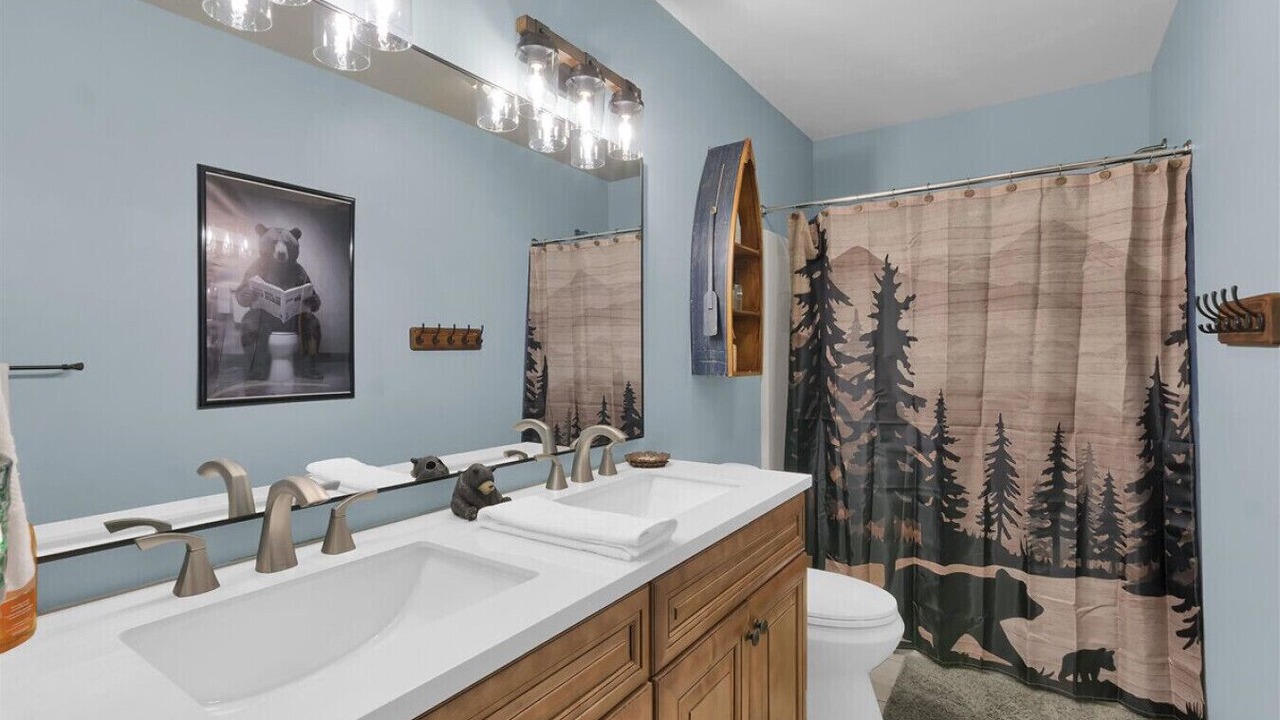 Photo of Bathroom in Drums