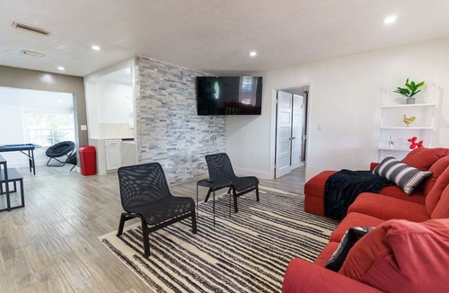Miramar House | Metaverse Manor Near Hardrock Stadium