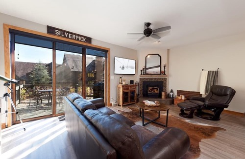 Purgatory House | Cliffside Casa | Mtn Views, Skiing & Dogs OK